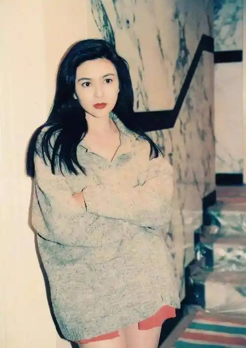 让人三观尽毁的关之琳要如何从头再来