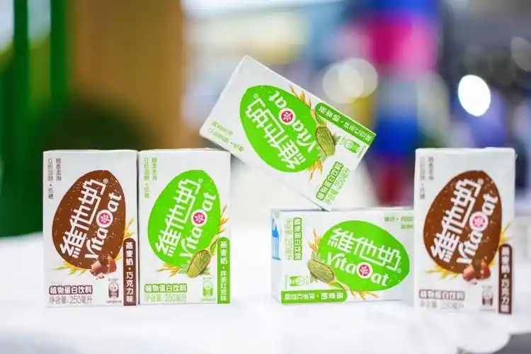 维他奶推出的上述两款新口味燕麦奶同样走亲民价格路线,250毫升产品6