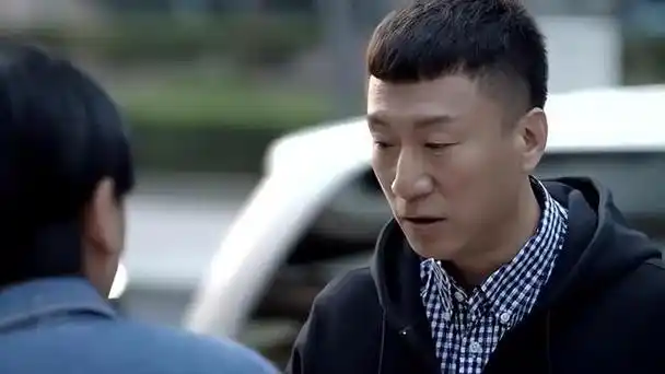 《扫黑风暴》由孙红雷主演,其收视率在2021年一直保持领先地位.