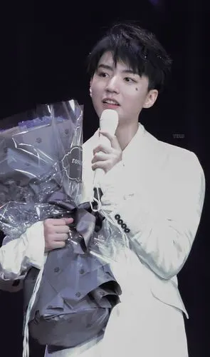 09.22 王俊凯19岁-此刻之外-生日会×cr:logo