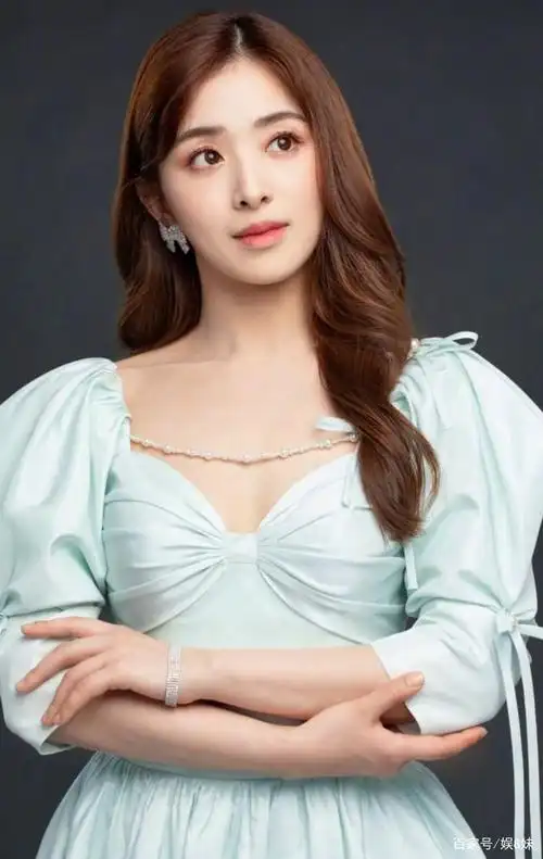 2023年丨张含韵出场费商业活动音乐节报价