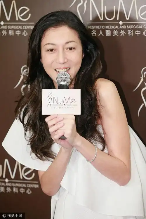 颜值回春?吴绮莉穿裙 依稀可见昔日亚姐风范