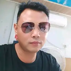 8.8w 抖音号:  1720435524 四十岁习字,百家为师. 一曲一词一良言.