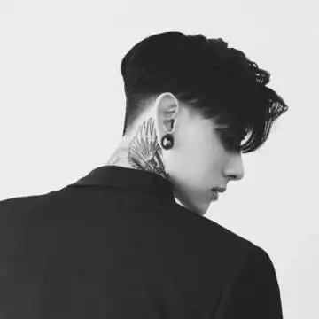 男生超拽霸气黑白头像