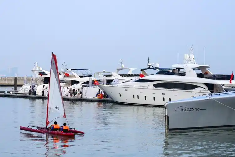 2013广州南沙湾国际游艇博览会掠. (/)