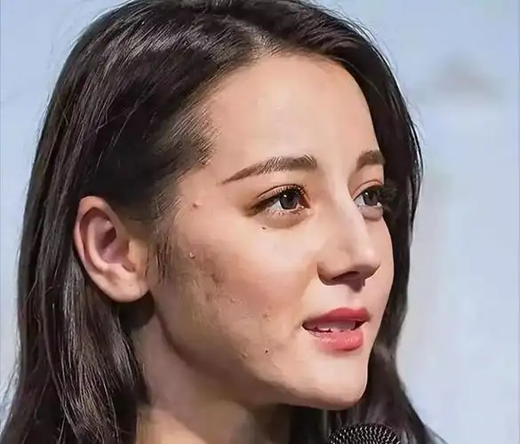 杨颖卸妆后素颜亮相,让人眼前一亮.