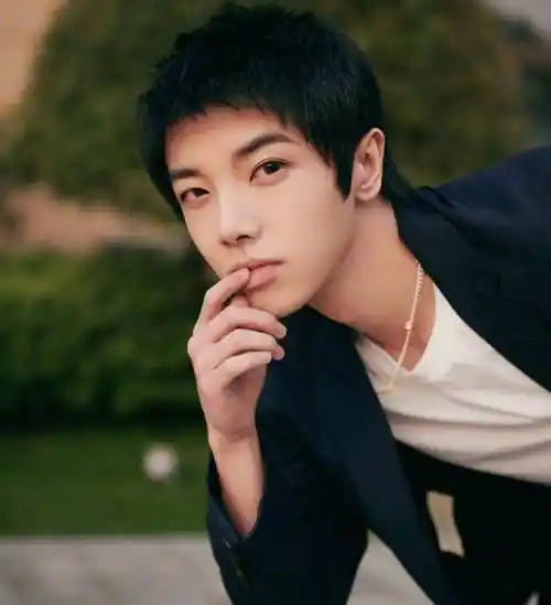 黑子_路人_关晓彤