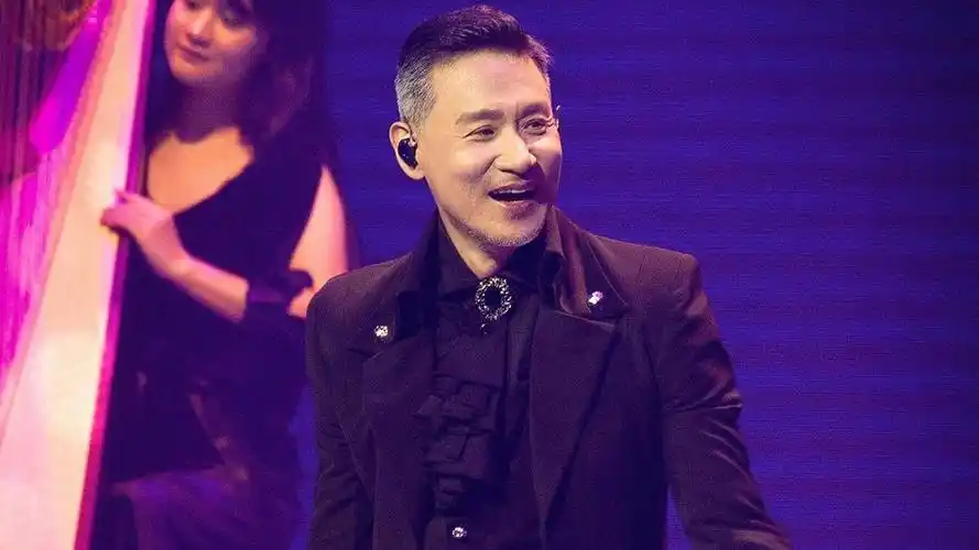 张学友取消三场演唱会,身体不适需静养,看来一字马不能随便下