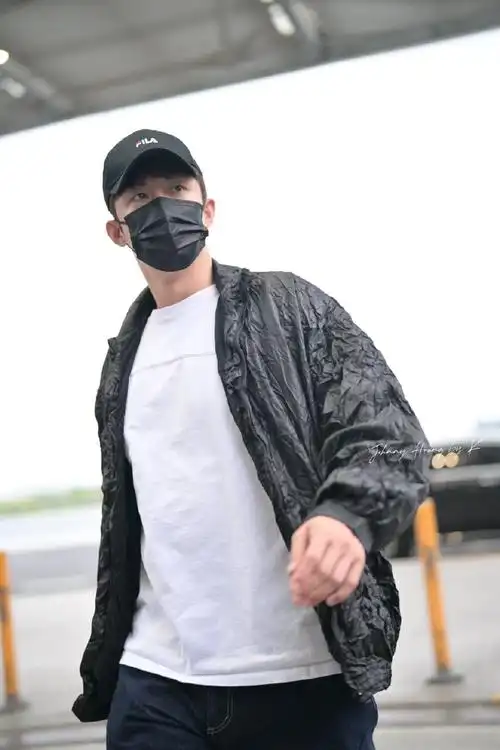 #黄景瑜穿垃圾袋拎塑料袋#