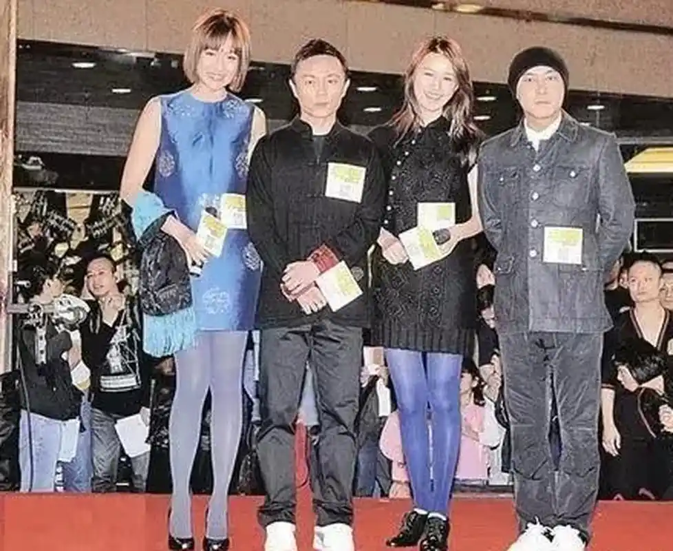 从左到右,谢苗身高173cm,张卫健身高170cm.#张卫健