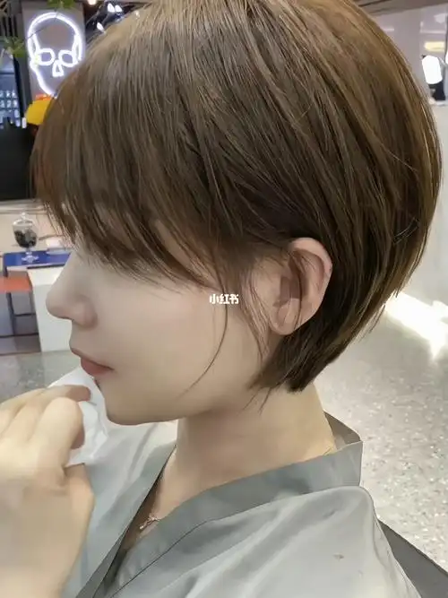 99方圆脸女生都适合的韩系温柔挂耳短发