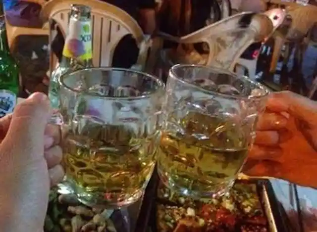 郑州某男子不顾及有冠心病史深夜与朋友喝酒撸串中猝死