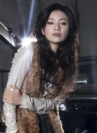 胡可被曝加盟江苏卫视 挑大梁主持新情感节目