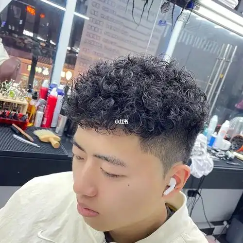 男士发型短款羊毛卷