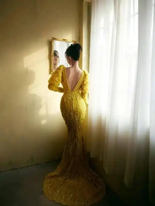 又一波红毯 毛晓彤深v露背裙太惊艳 孙千透视装性感 于文文身材火辣