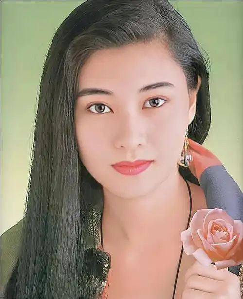 香江第一美女李嘉欣身材绝了天使的面容魔鬼的身材