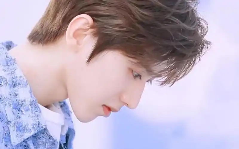 蔡徐坤春日清爽冰淇淋色系帅气写真,高清壁纸图片,大陆明星-回车桌面