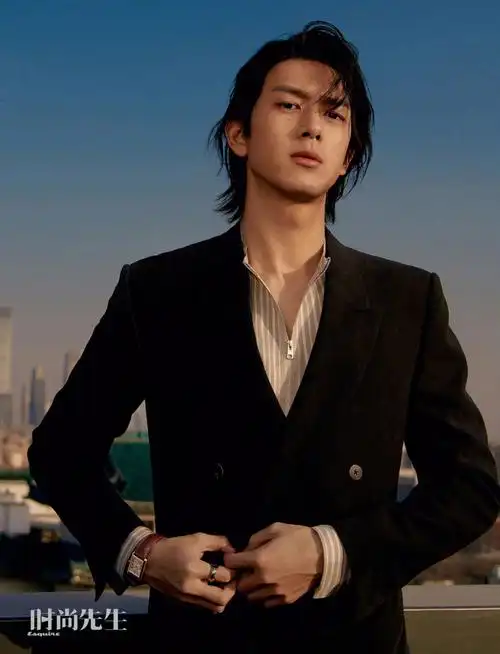 男艺人妆发no95李现杂志拍摄