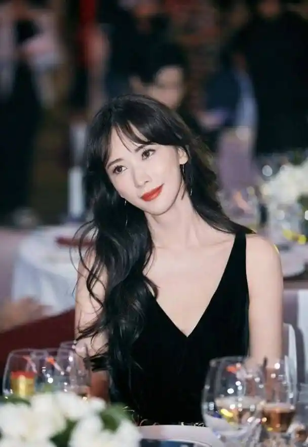 林志玲确认退圈一天后又重新复出,明星都这么随便么?_演出_网友_丈夫