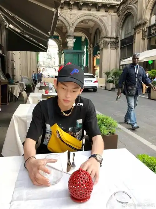 小鬼女友视角_女朋友_小鬼王琳凯_娱乐_明星娱乐资讯