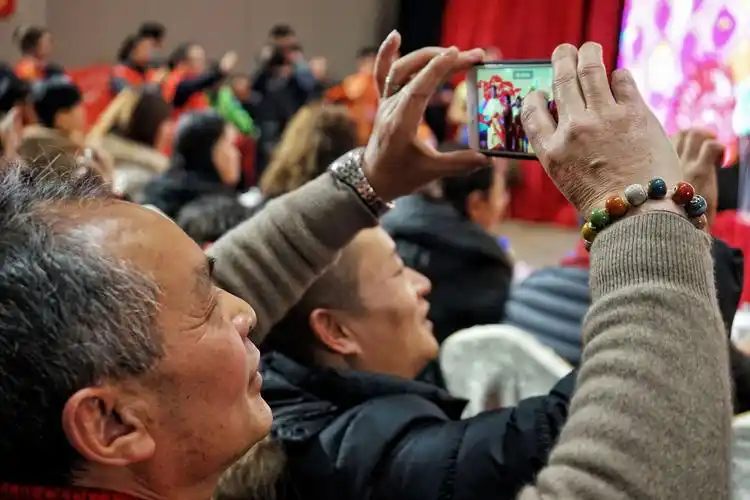 现场观众兴致高涨