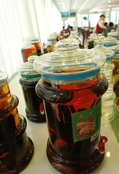 药酒养生:谨慎饮用,充分了解成分及作用