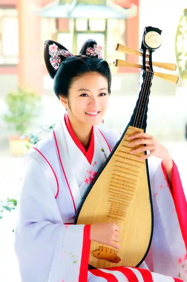 p>安以轩,1980年9月29日出生于 a target="_blank" href="/item/台湾