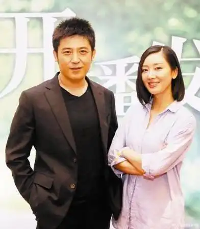 春晚红人孙涛,为什么红了25年没绯闻?看他妻子是谁就知道原因了