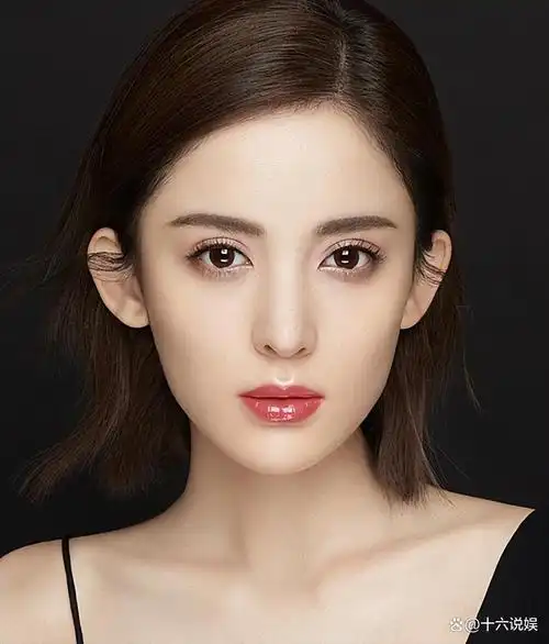 古力娜扎与成龙同庆70岁大寿亲密合影曝光年龄差距38岁