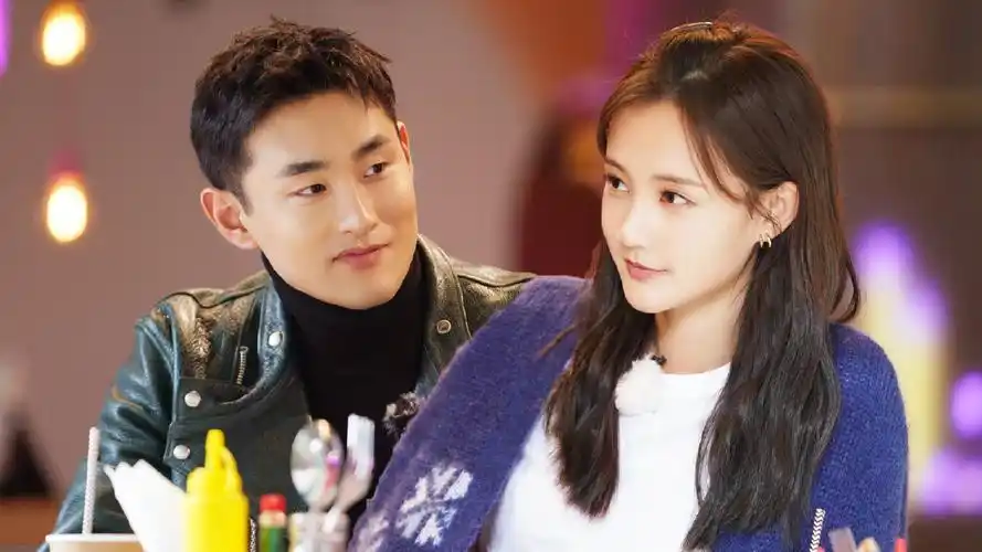 王彦霖真的太会撩,李一桐的空气中只剩下甜啦!