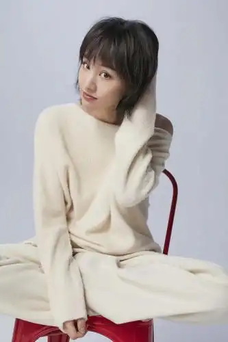 章龄之短发迎新坦言有遗憾仍期待希望