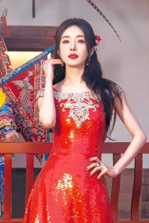 杨幂新中式红裙