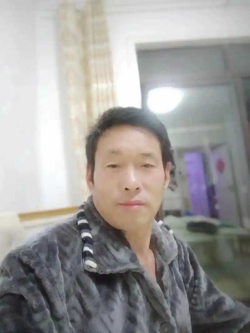 每一张照片都是满满的回忆 #蓦然回首才发现人已到中年 #回 - 抖音