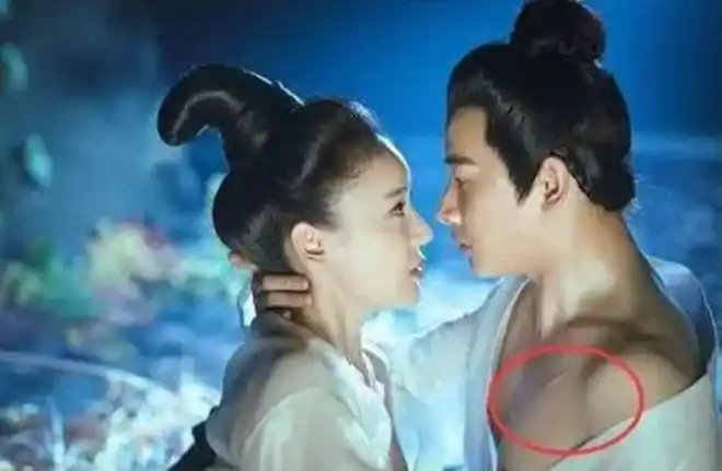 最害羞的穿帮镜头,杨幂竟然这样洗澡,网友:导演你出来我们谈谈