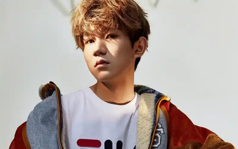 王源冷峻帅气写真图片桌面壁纸