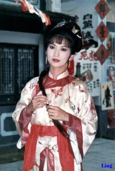 貌似是《戏说乾隆》