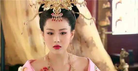 言行举止都给人一种很有心机的感觉,温碧霞塑造的苏妲己造型颇为温婉