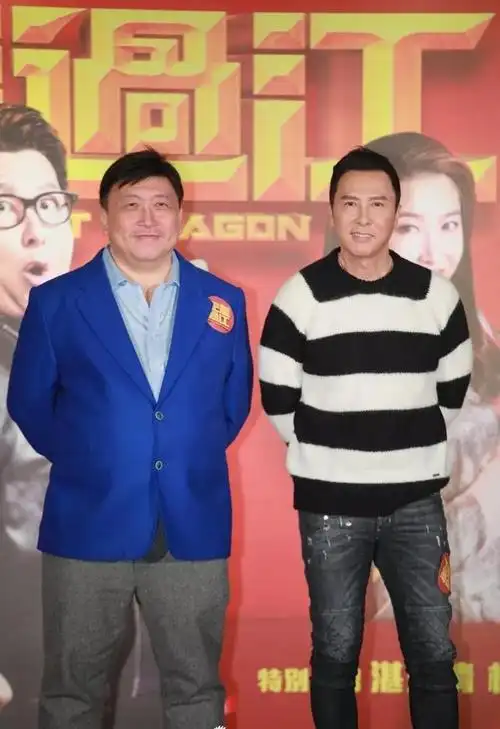 甄子丹携妻儿助阵新片16岁女儿身高赶超181cm妈妈母女像姐妹