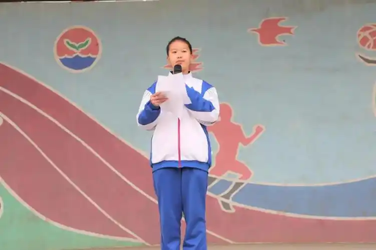 初冬已至 难凉热血丨初一3班升旗仪式_石家庄卓越中学