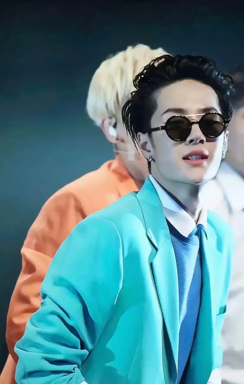 一人千面的王一博,拽拽的酷酷的海王啵啵