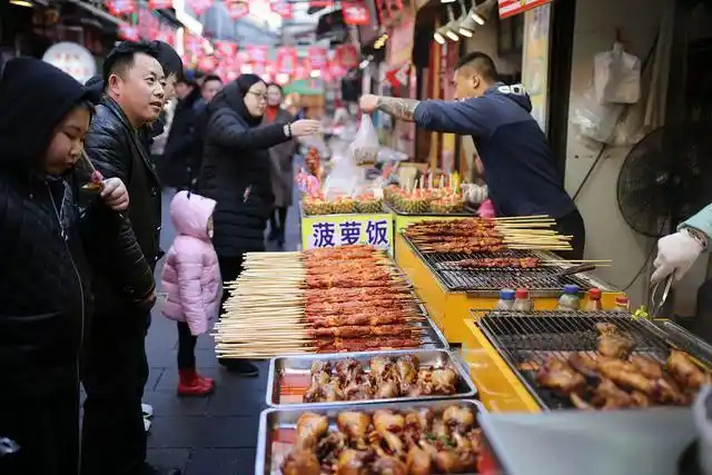 青岛有哪些美食街?台东和李村夜市,云霄路和闽江路,你去过几个