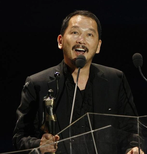 原创小儿子血癌病逝妻子重度抑郁已届66岁的廖启智依然敬业拍戏