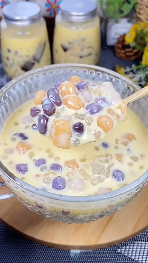 夏天很喜欢这种彩色芋圆,甜品中的万能搭配