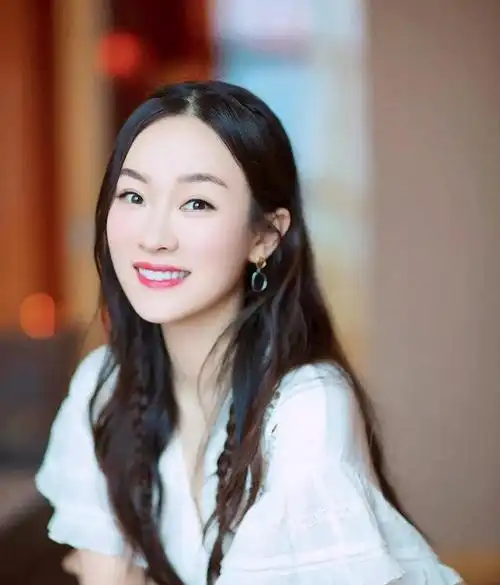 霍思燕优雅高贵的气质女神四十岁的年纪依旧少女感十足