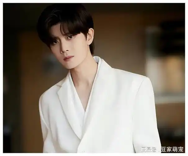 "欢瑞"历届艺人现状,任嘉伦,杨紫,成毅对比,差异很明显|杨幂|李易峰