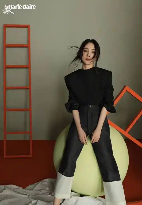杨幂多款穿搭登上marie claire时尚杂志11月号封面_成长_气质_风格
