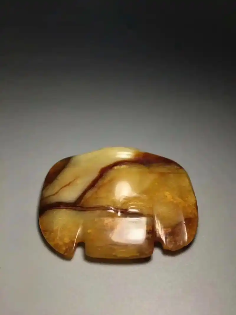 红山文化期 玉枭.#古玉 #古珠 #古玩 #艺术 #和田玉 - 抖音