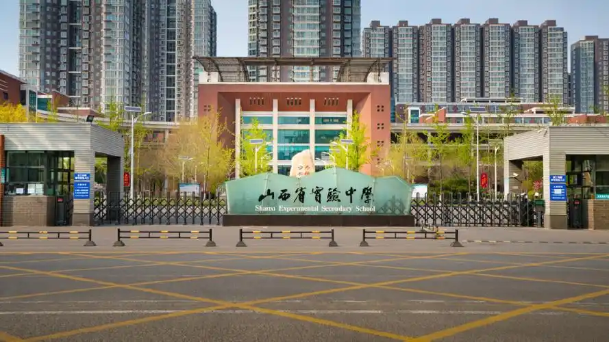 不仅如此,恒大天宸还紧邻省级重点学府,山西省实验中学,太原五中新