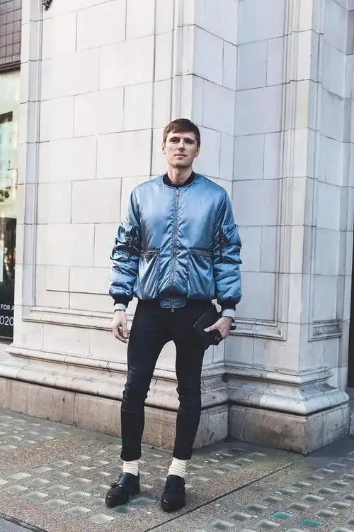 男生穿紧身裤应该如何搭配