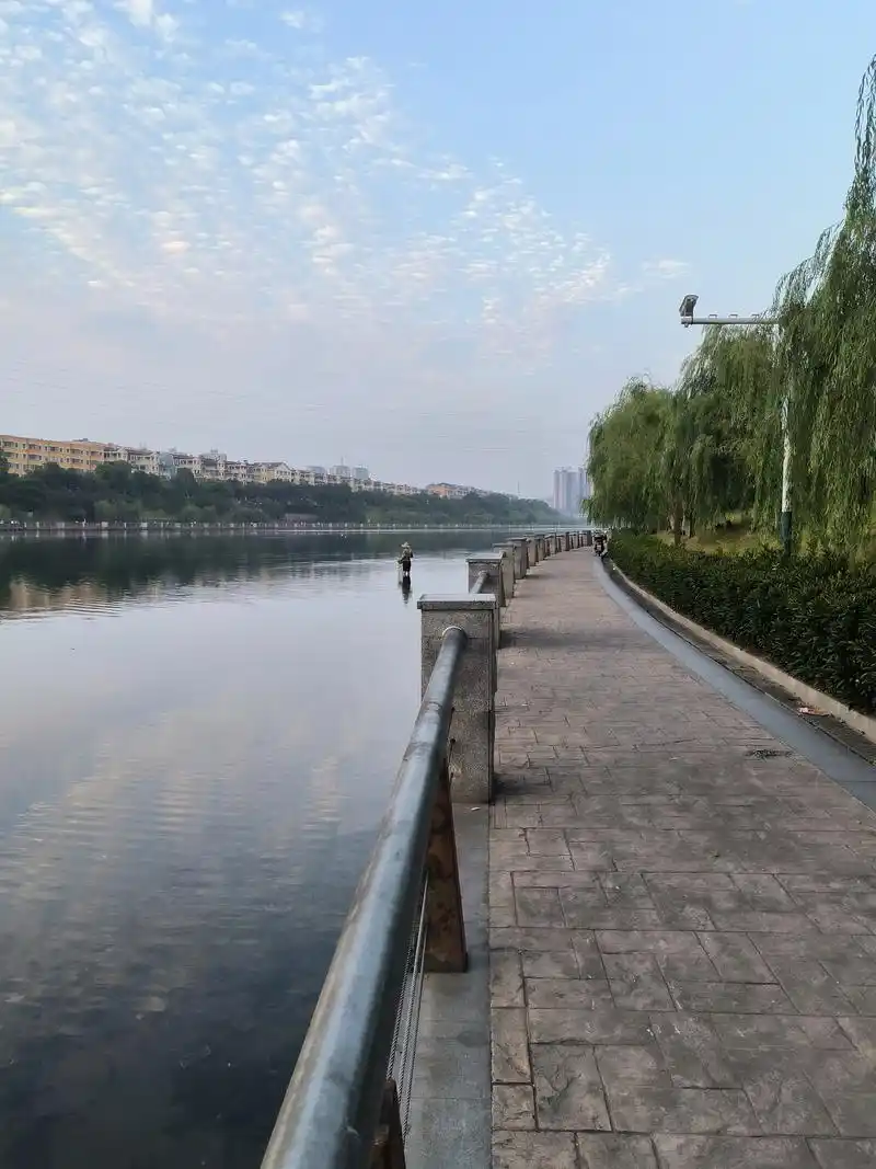 怀化市"舞水河"两岸